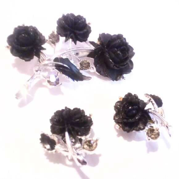 Vintage Mid Century Silver Tone Black Carved Rose Brooch and Clip Earring Demi - Picture 1 of 4